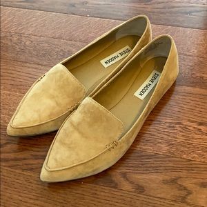 Steve Madden camel taupe suede flat
